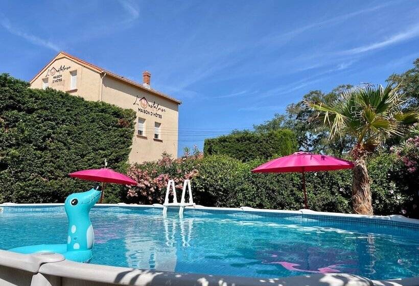 住宿加早餐  L Oustaloise