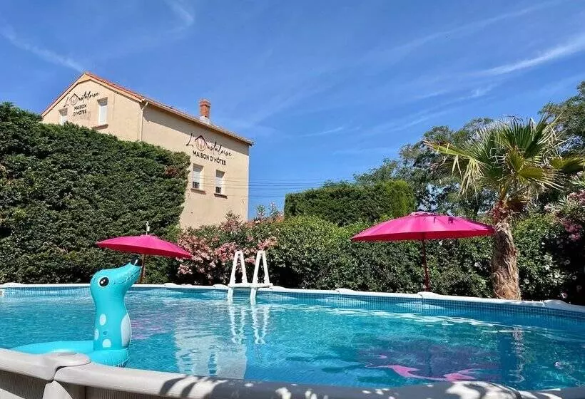 Aamiaismajoitus (B&B) L Oustaloise