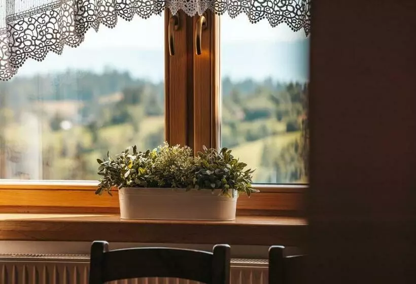 Aamiaismajoitus (B&B) Willa Szarotka