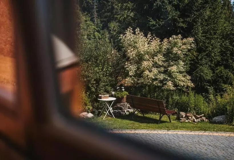 Aamiaismajoitus (B&B) Willa Szarotka