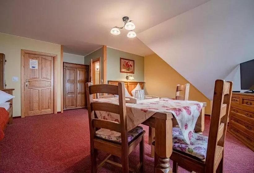 Aamiaismajoitus (B&B) Willa Szarotka