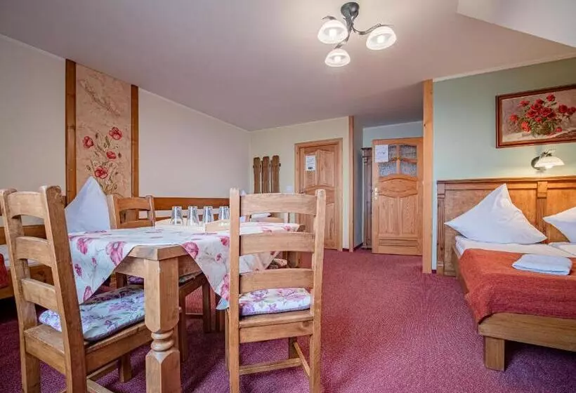 Aamiaismajoitus (B&B) Willa Szarotka