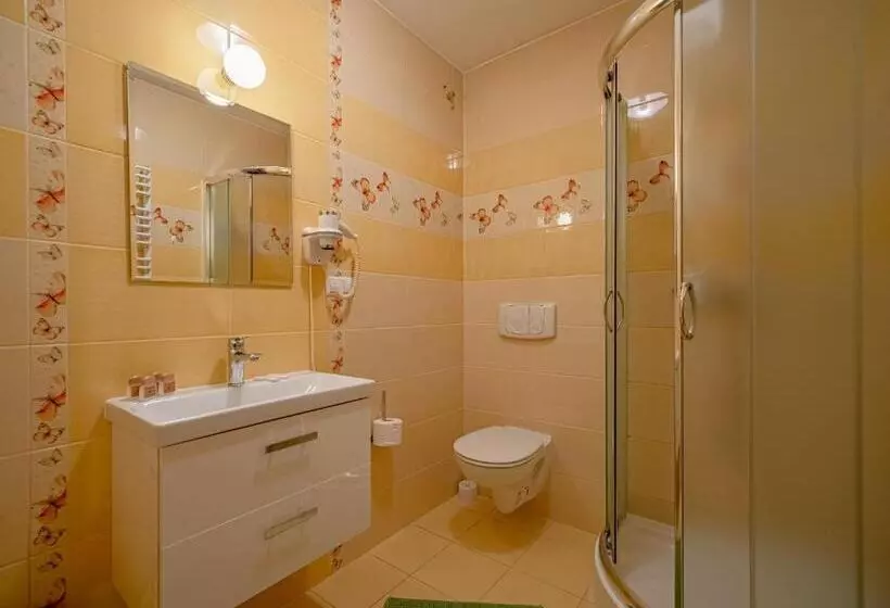 Aamiaismajoitus (B&B) Willa Szarotka