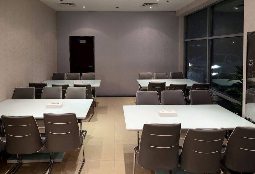 Отель Mra Grand