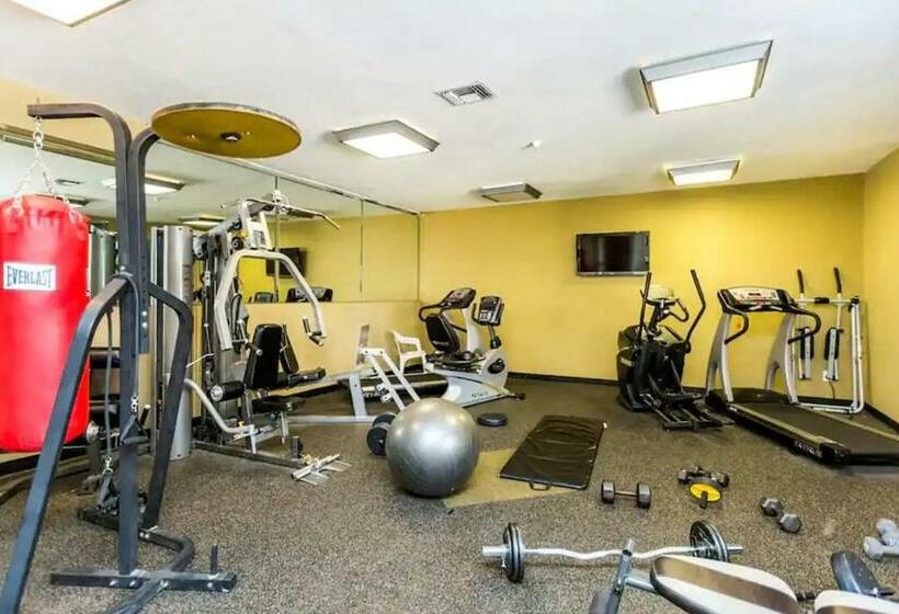 Отель The Cumberland Condo