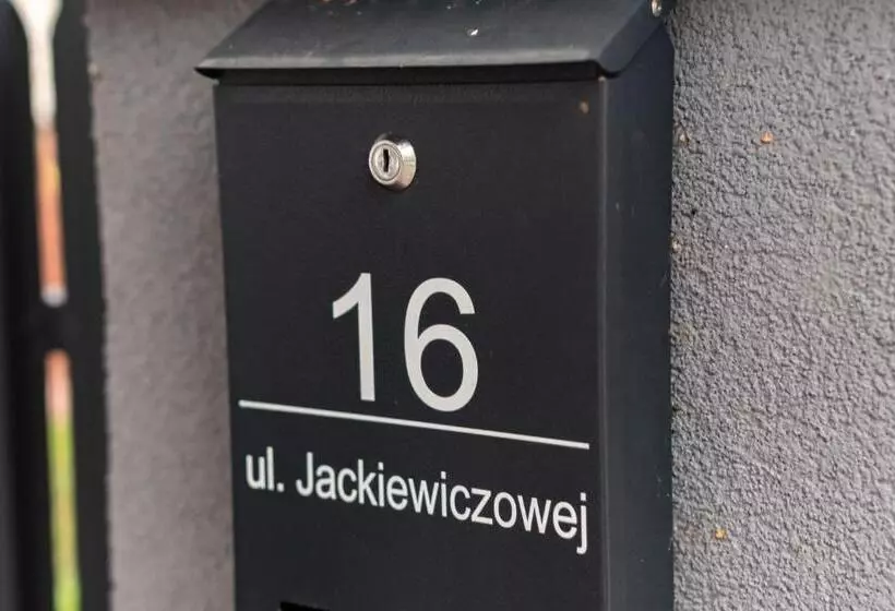 Uroczy, Przytulny Apartament Poddasze