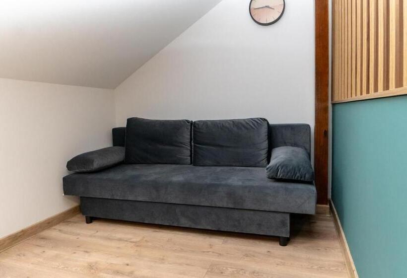 Uroczy, Przytulny Apartament Poddasze