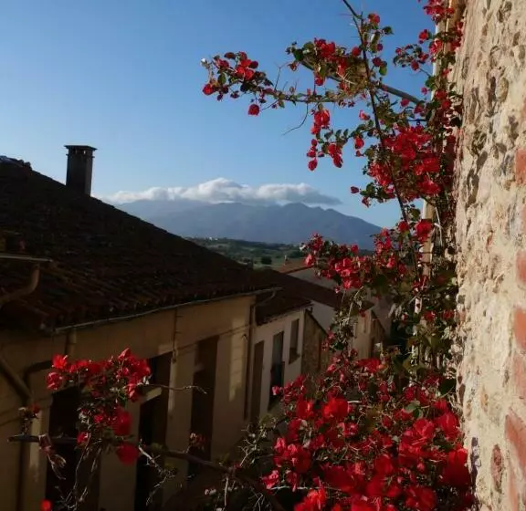 Aamiaismajoitus (B&B) Suite Privée, Salon Et Terrasse Chez L Habitant Dans Une Maison De Village De Charme