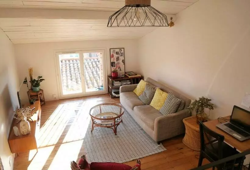Aamiaismajoitus (B&B) Suite Privée, Salon Et Terrasse Chez L Habitant Dans Une Maison De Village De Charme