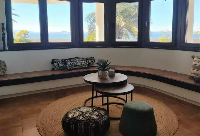 هتل Boutique B&b Colina Del Emperador