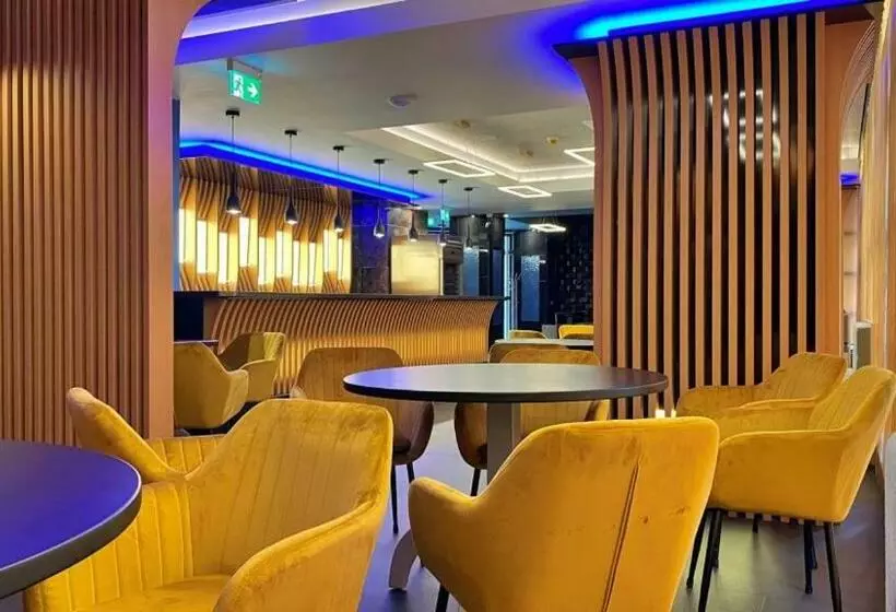 هتل Condor Tulcea