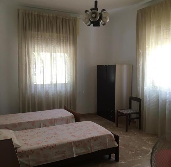 ペンション Affittacamere Al Piano Terra