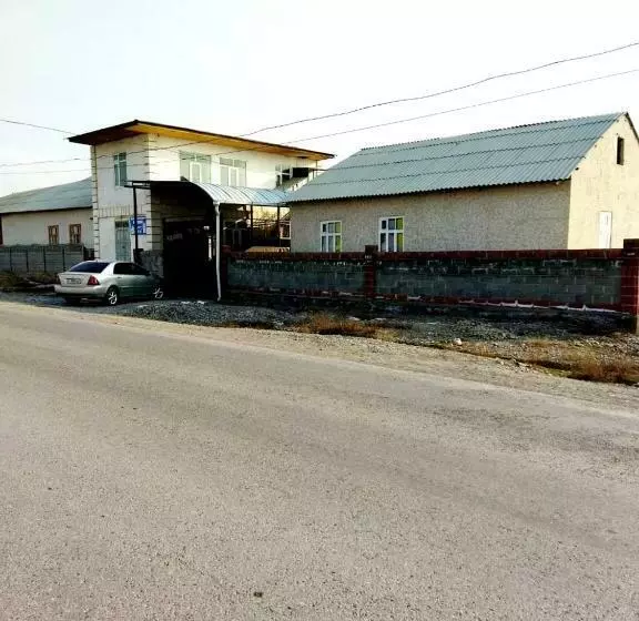 پانسیون Buuzara Guest House