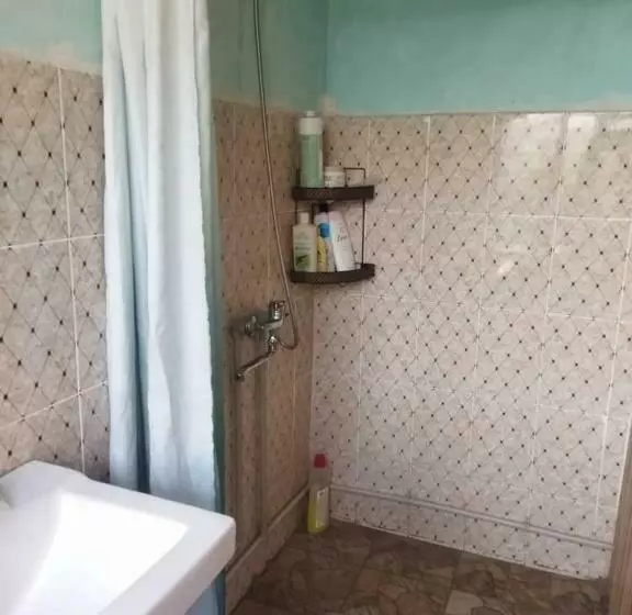 پانسیون Buuzara Guest House