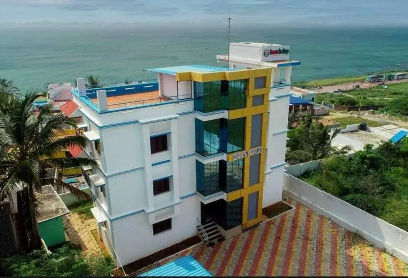 リゾートホテル Rosan Heritage   A Beach Villa