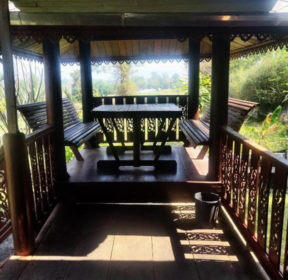 Bed and Breakfast นุชจนาถรีสอร์ท วังน้ำเขียว