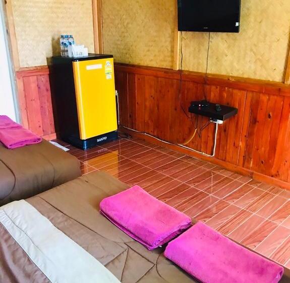 Bed and Breakfast นุชจนาถรีสอร์ท วังน้ำเขียว