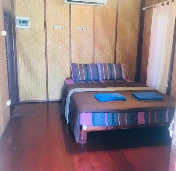 Bed and Breakfast นุชจนาถรีสอร์ท วังน้ำเขียว