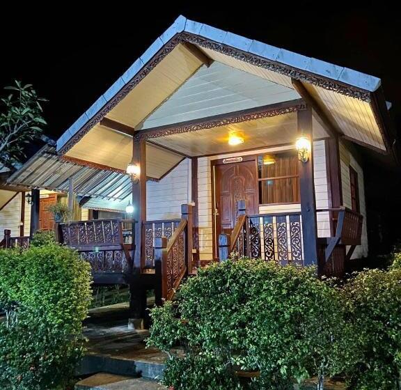 Bed and Breakfast นุชจนาถรีสอร์ท วังน้ำเขียว