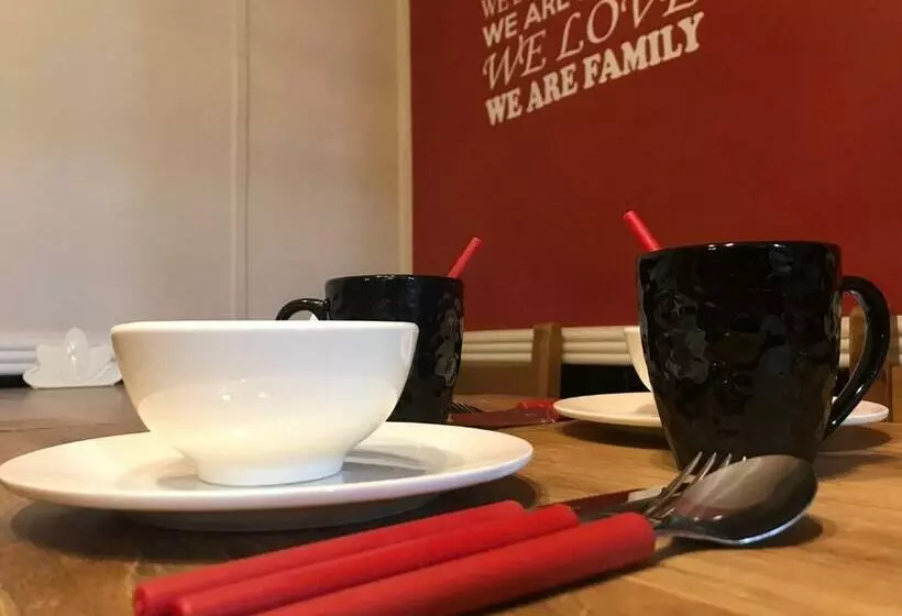 تختخواب و صبحانه Kawi Hostel