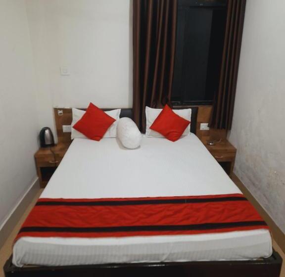 בית מלון כפרי Knight Inn Airport