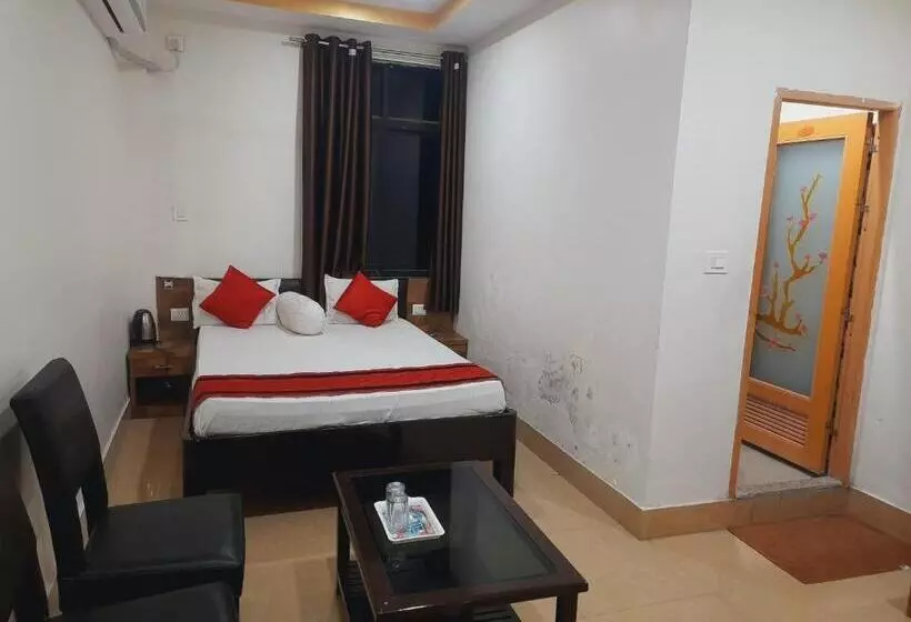 هتل Knight Inn Airport