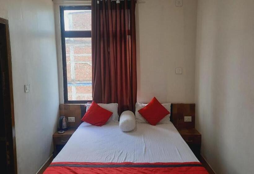 בית מלון כפרי Knight Inn Airport