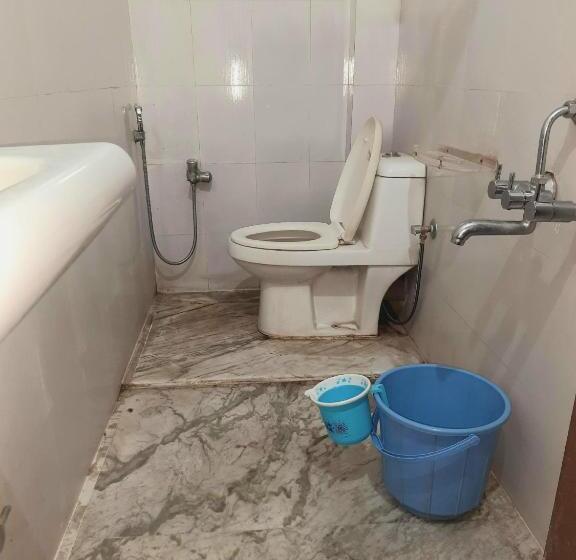 בית מלון כפרי Knight Inn Airport