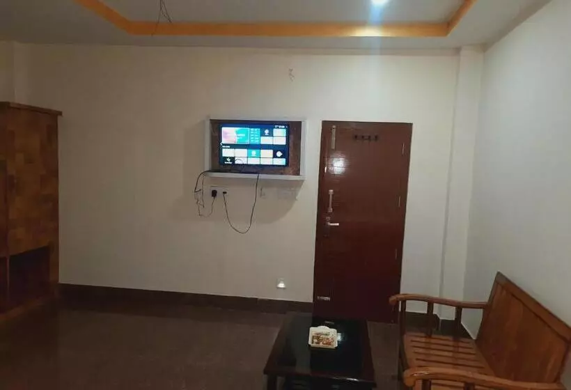 هتل Knight Inn Airport