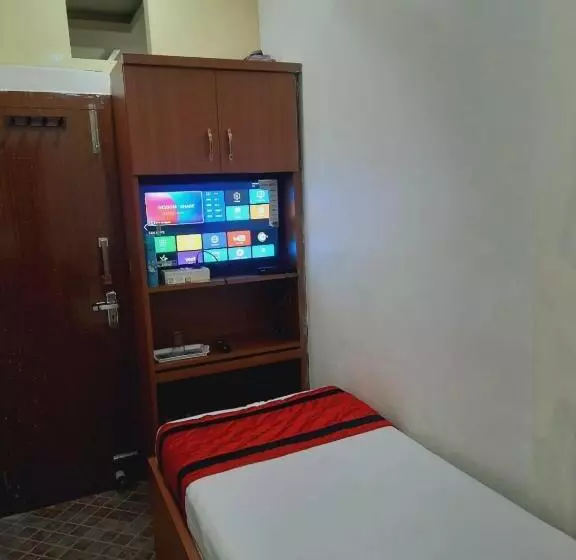 هتل Knight Inn Airport