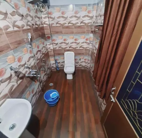 هتل Knight Inn Airport