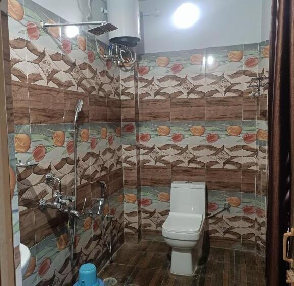 בית מלון כפרי Knight Inn Airport