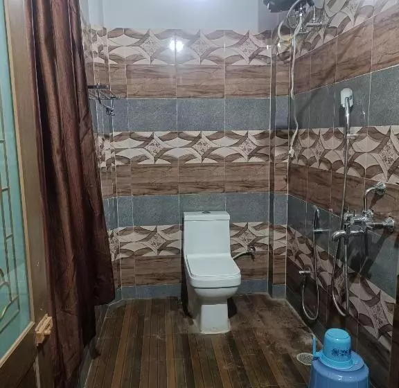 هتل Knight Inn Airport