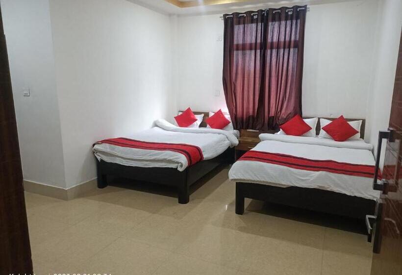 בית מלון כפרי Knight Inn Airport