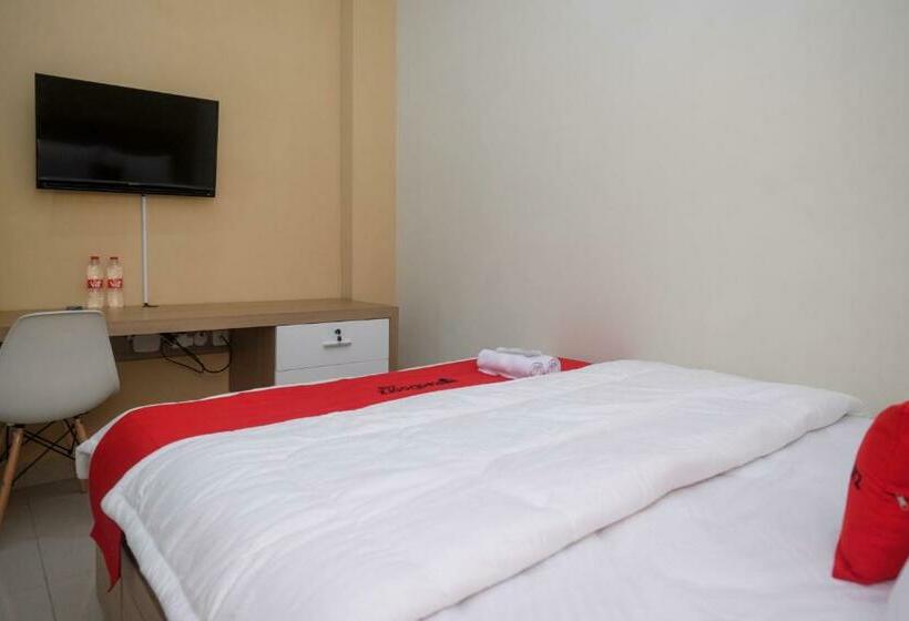 Hotel Reddoorz Plus Near Ums Solo 2