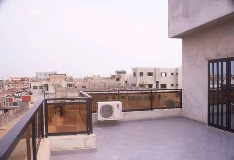 پانسیون Appartement Meublé Au 2e Etage
