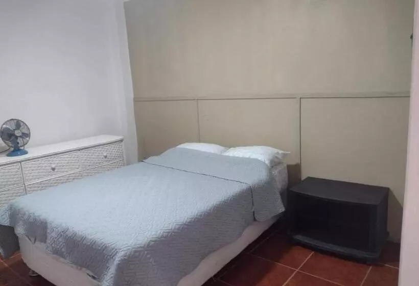 پانسیون Hospedaje Ana Claudia