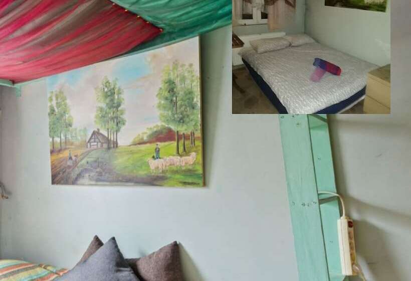 پانسیون Room In Guest Room   Lockable Room Center