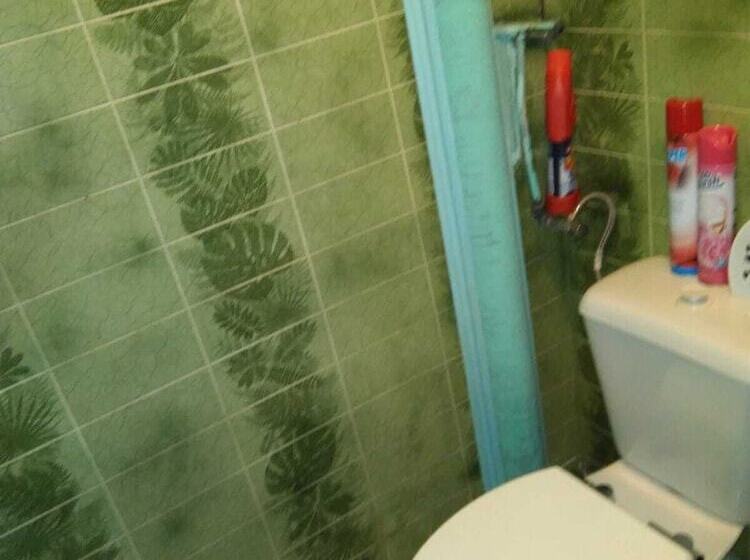 پانسیون Room In Guest Room   Lockable Room Center