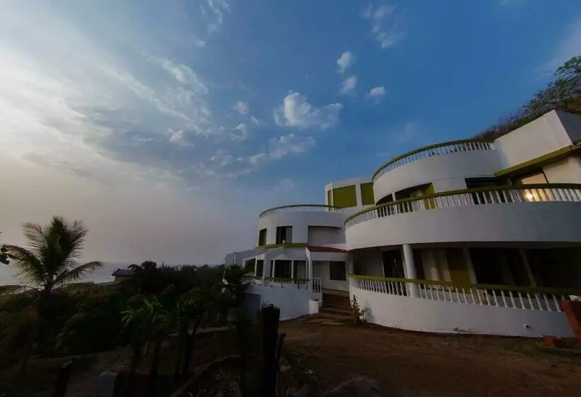 Hotelli Villa Infinity By The Sea