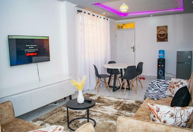 تختخواب و صبحانه She Homes   Luxurious And Cosy Home