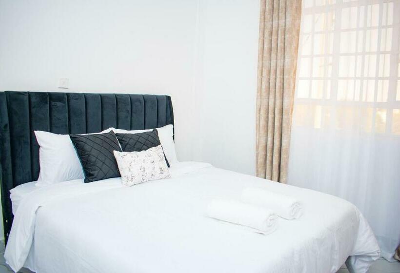 تختخواب و صبحانه She Homes   Luxurious And Cosy Home