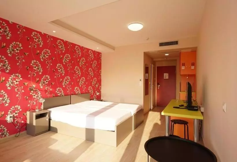 هتل Colors Holiday