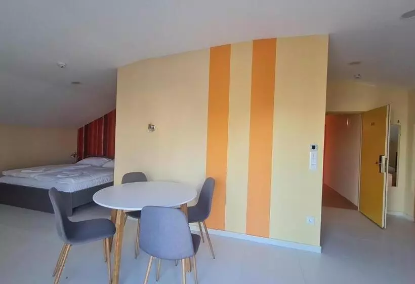 هتل Colors Holiday