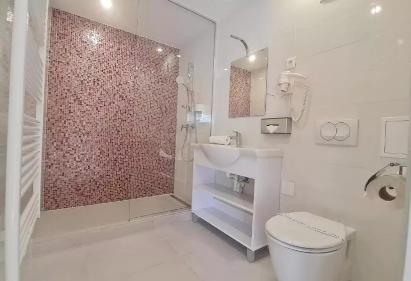 هتل Colors Holiday