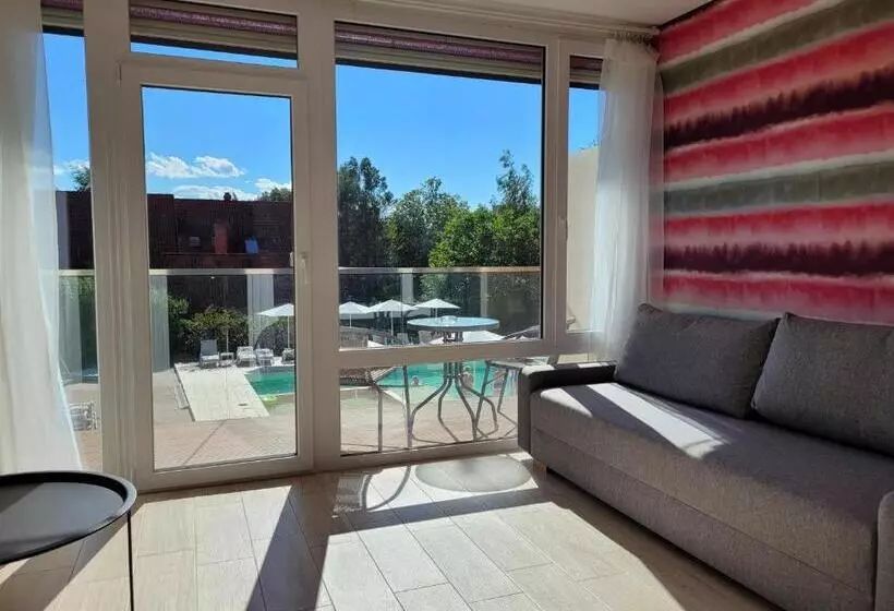 هتل Colors Holiday