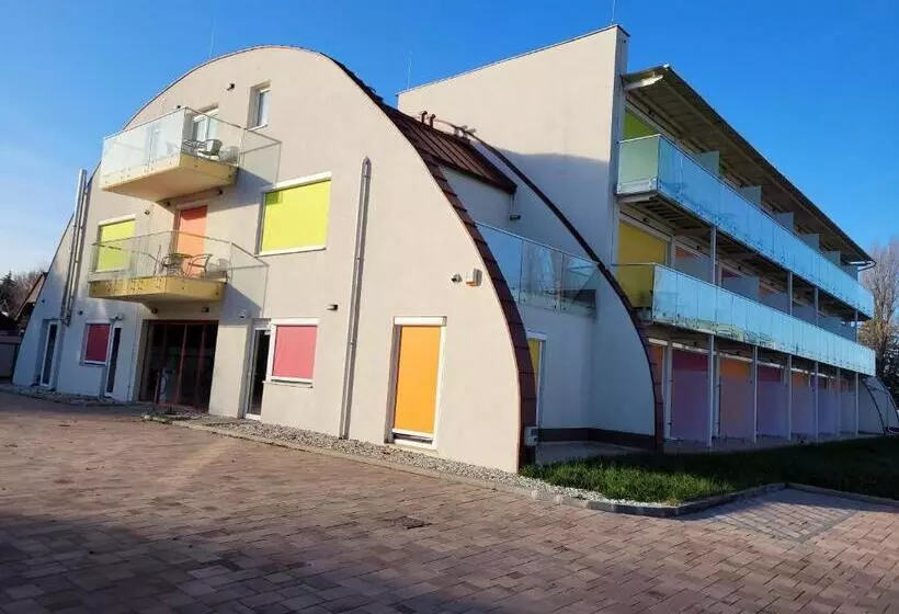 هتل Colors Holiday