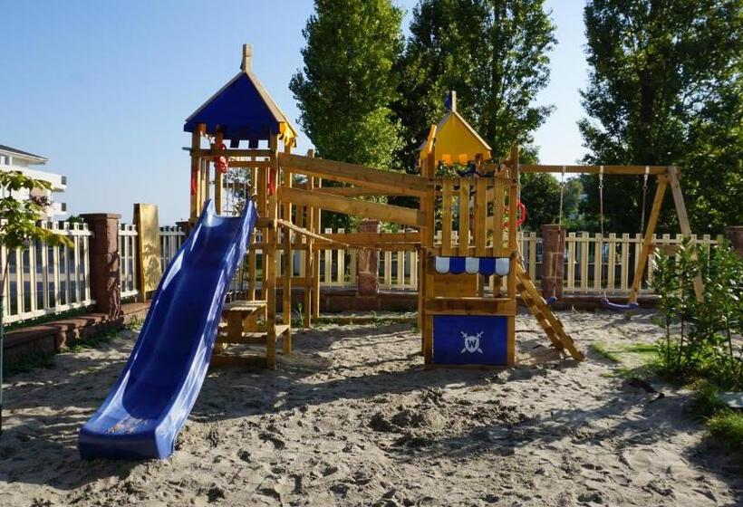 Отель Colors Holiday