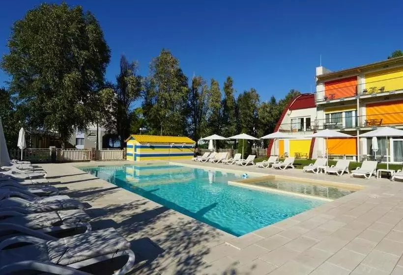 هتل Colors Holiday