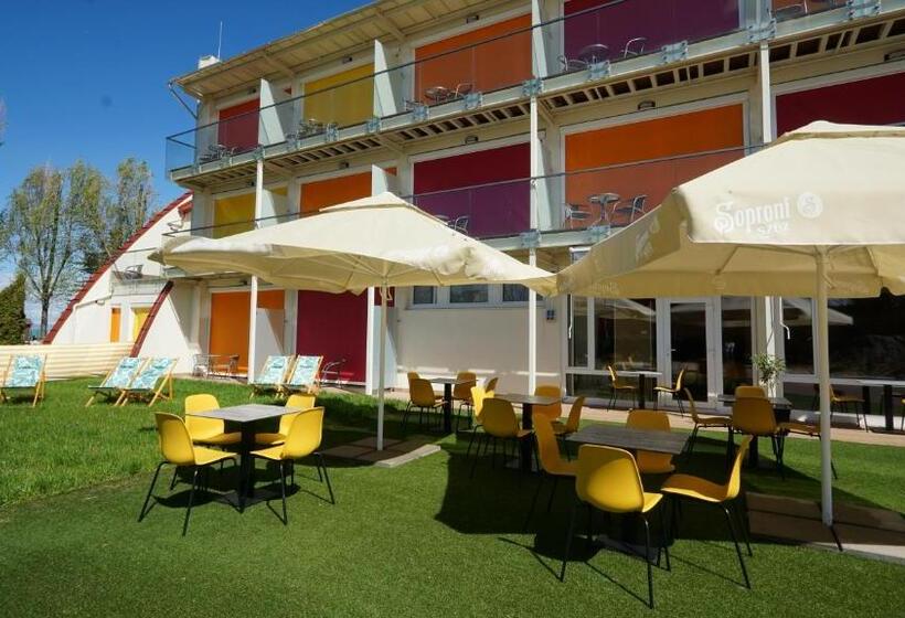 Отель Colors Holiday